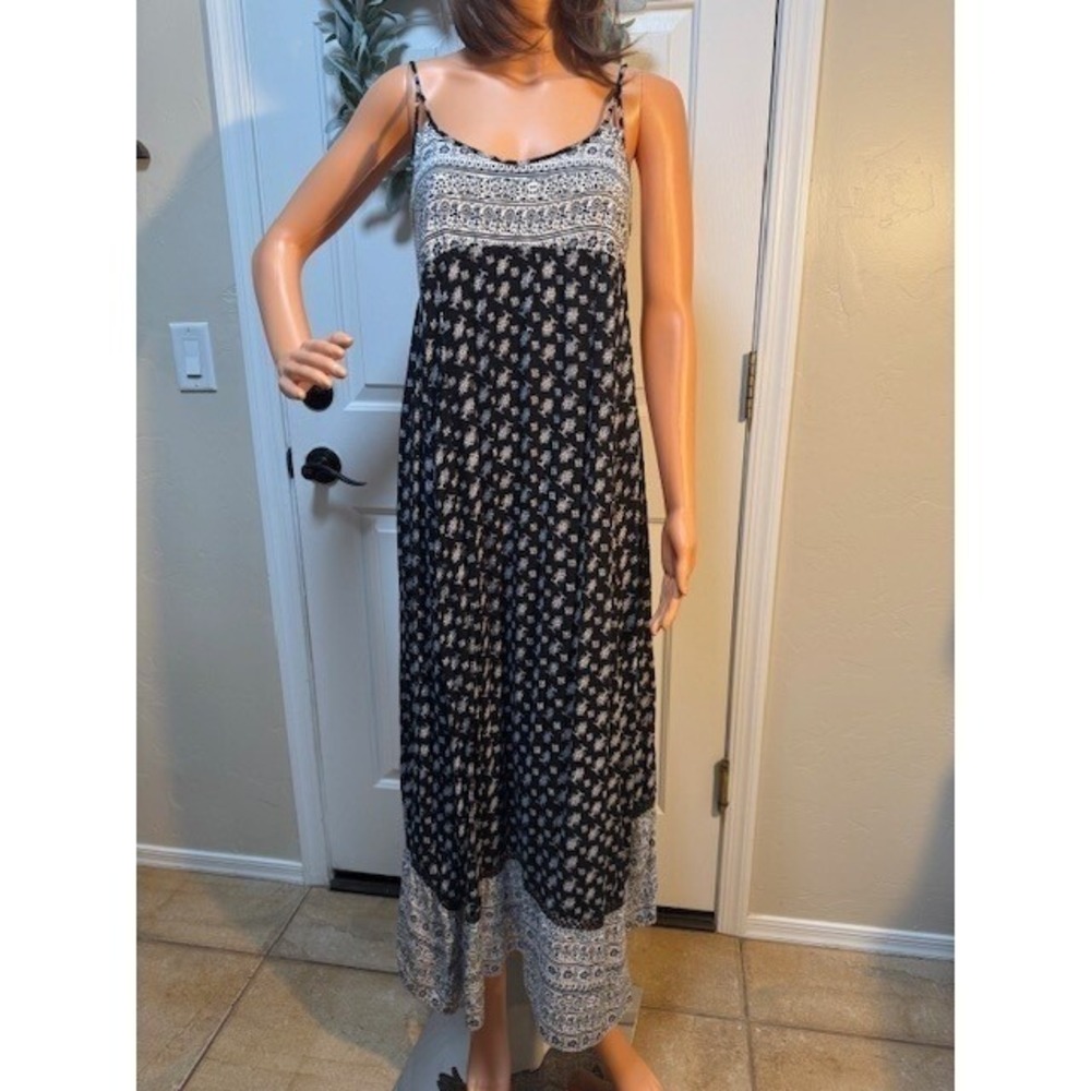American Eagle boho spaghetti straps black and white maxi dress Size Small